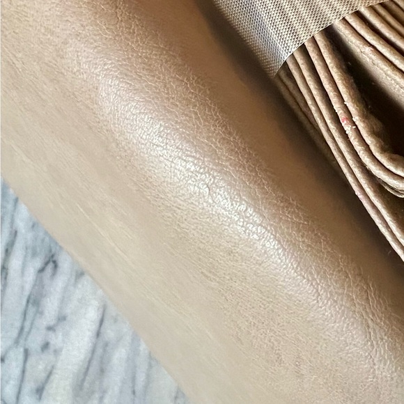 Tan Purse - Picture 3 of 7